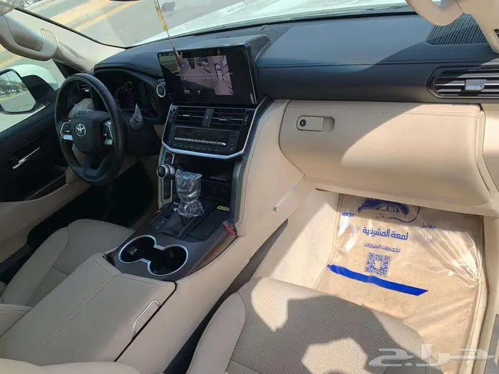 تويوتا لاندكروزر GXR بنزين رقم 4 سعودي 2022 15