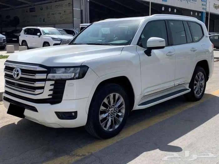 تويوتا لاندكروزر GXR بنزين رقم 4 سعودي 2022 2