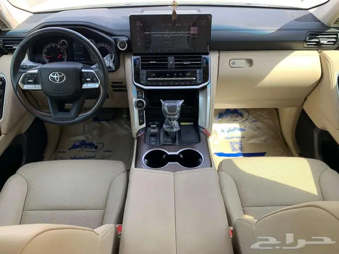 تويوتا لاندكروزر GXR بنزين رقم 4 سعودي 2022 10