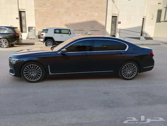 سيارة BMW ال اي 730 رصاصي 2022 X 4