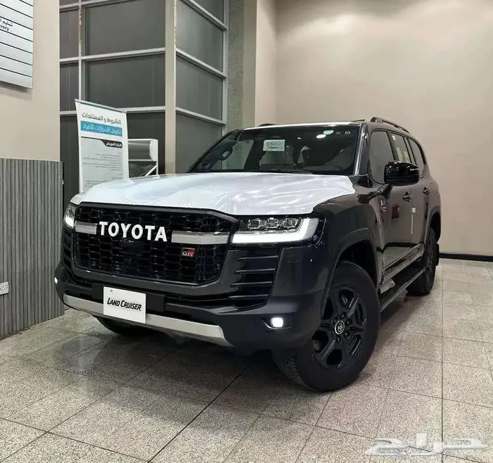 لاندكروزر جي ار اس هايبرد LC300 GRS HYBRID 2025 1