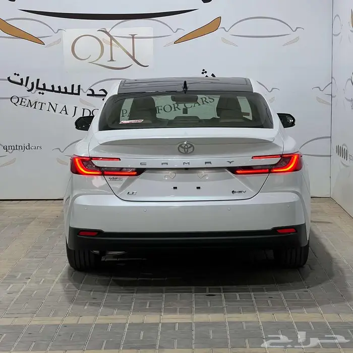 تويوتا كامري LE هايبرد جنوط فتحة سقف 2025 3