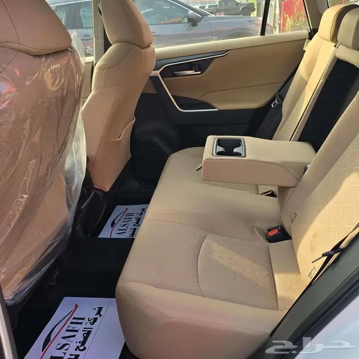 تويوتا راف فور XLE 2.0L 4X4 نص فل بنزين موديل 2025 4