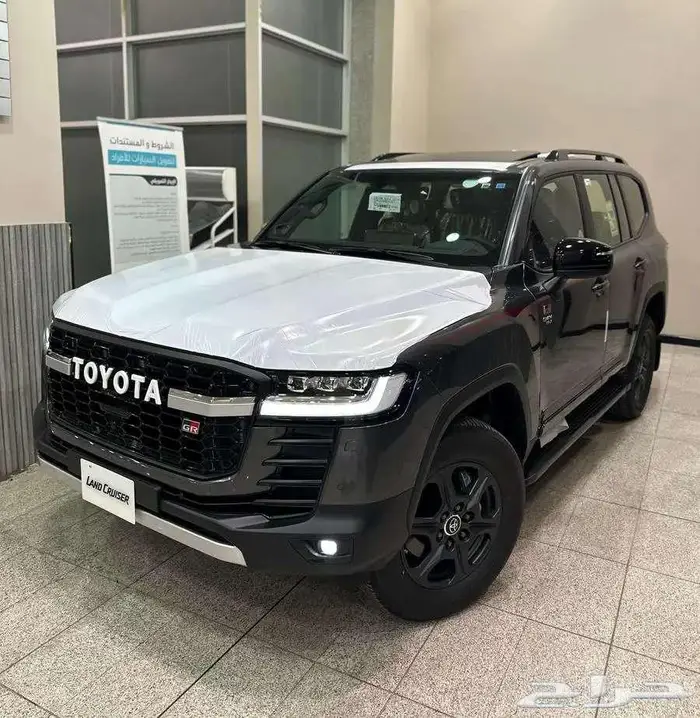 لاندكروزر جي ار اس هايبرد LC300 GRS HYBRID 2025 0
