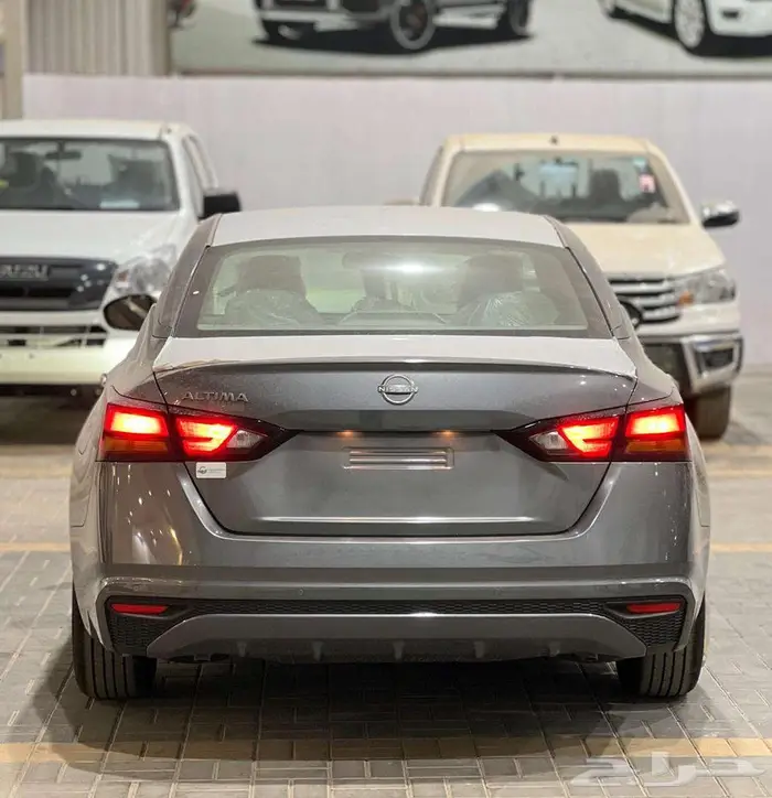نيسان التيما استندر - نص فل SV 2025 اسود عرض خاص 5
