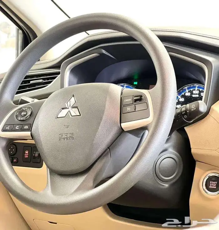 ميتسوبيشي اكسباندر 2025 ابيض 10