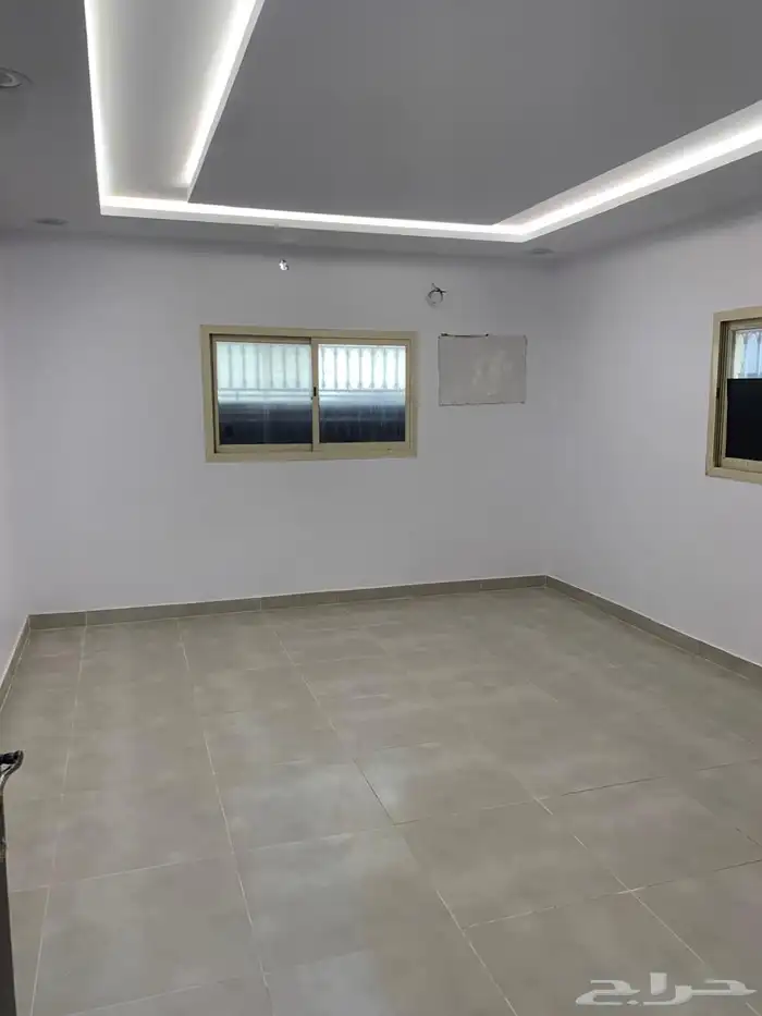 للبيع فيلا دور وثلاث شقق حي المنار الرياض 2