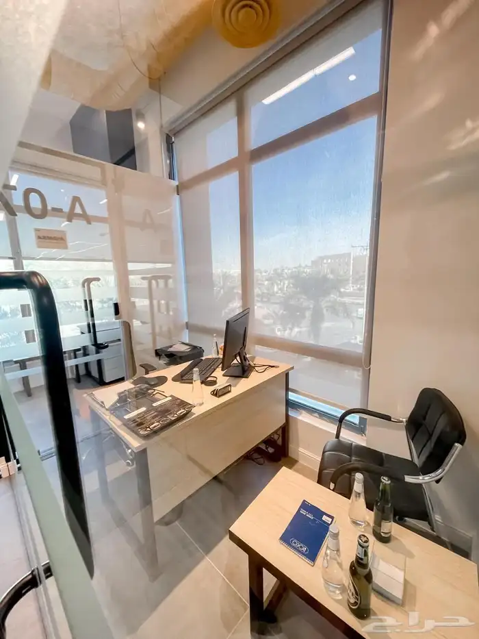 مكاتب مؤثثة للإيجار 19