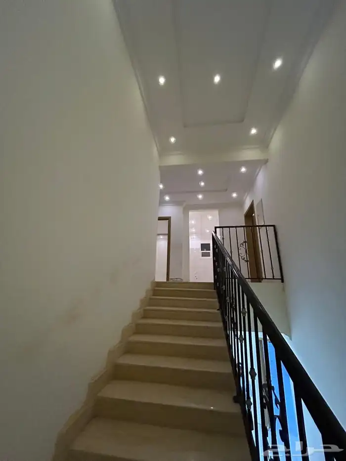 للايجار 8