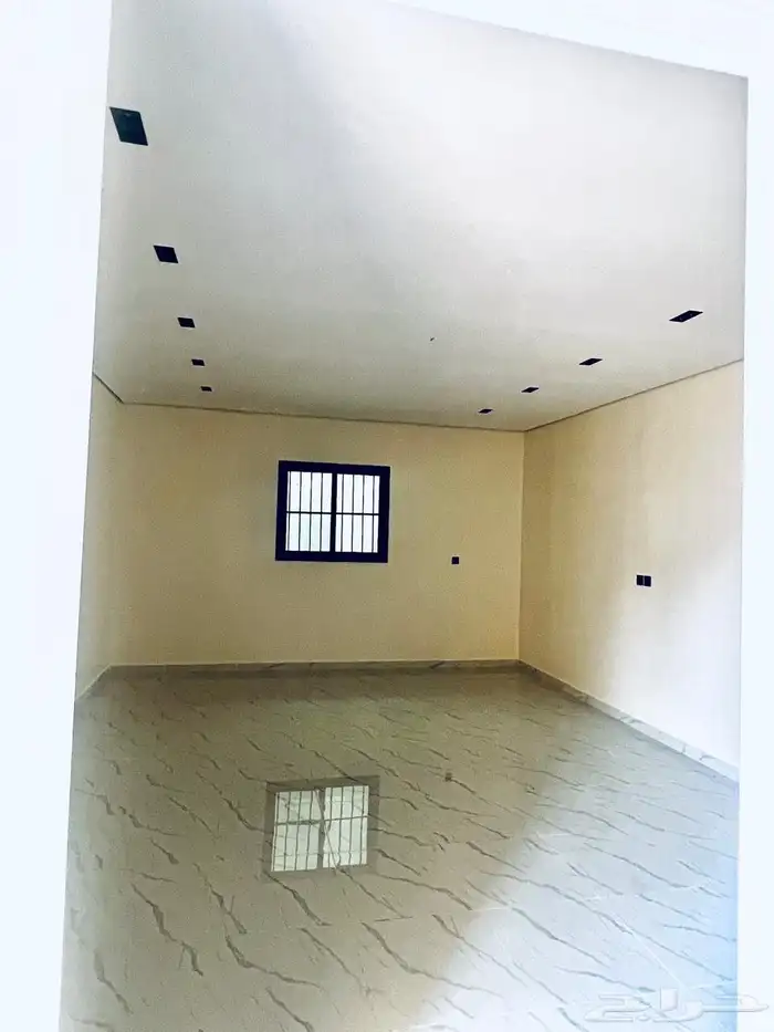 للبيع دور تاسيس دورين زاوية بحي الجبل 6