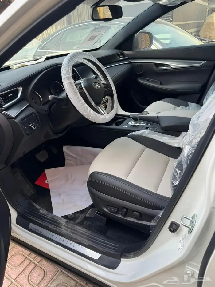 انفينيتي QX80 كوب 2022 اصفار 4
