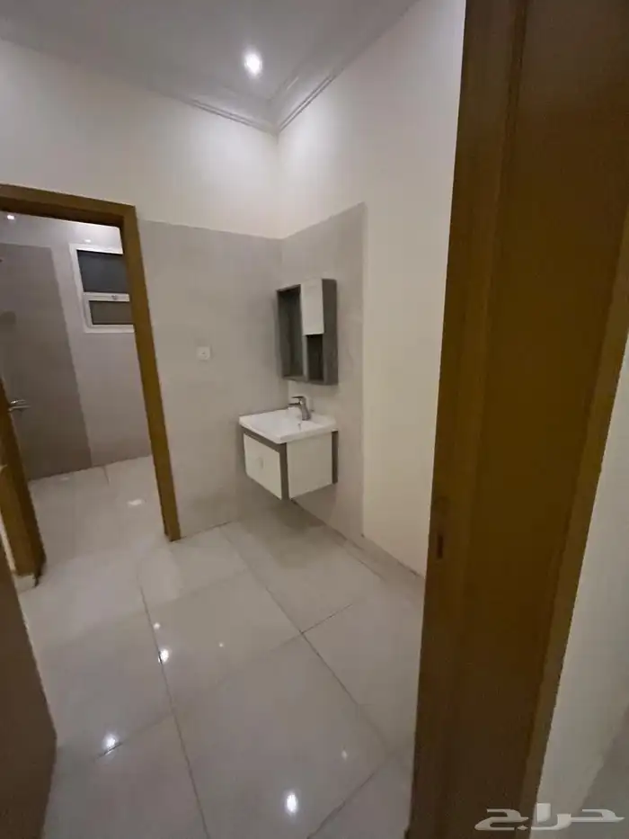 للايجار 11