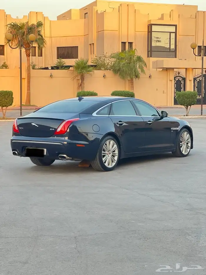 جاكور 2013 XJ L 3