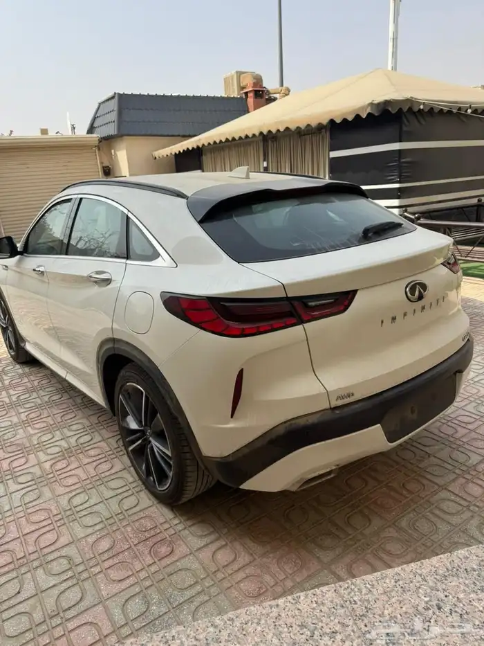 انفينيتي QX80 كوب 2022 اصفار 1