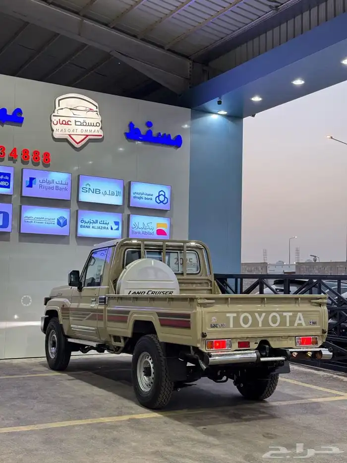 تويوتا شاص بنزين جير عادي بريمي 2025 7