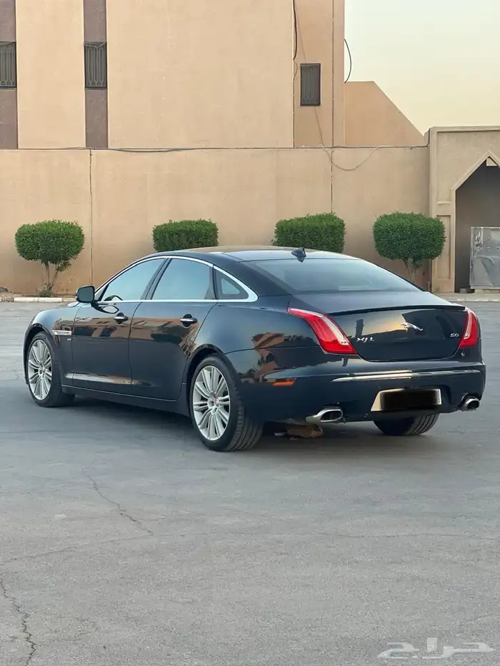 جاكور 2013 XJ L 4
