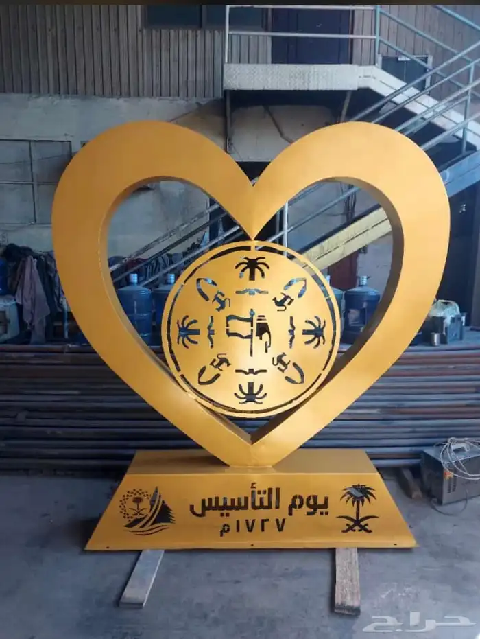 مجسمات اليوم الوطني بكل انواعها للطرق والميادين والحدائق 84