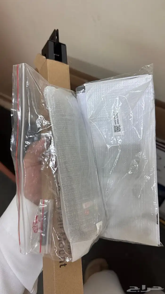 شاشة 65 بوصه استخدام نظيف وكل الاغراض معاها 5