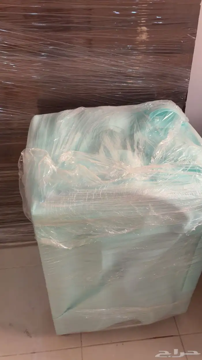 ثلاجة وغسالة صحون وغسالة ملابس ومطبخ الألمنيوم وباركيه 2