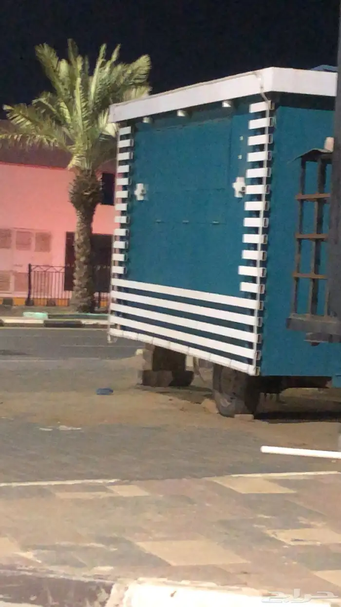 فود ترك نظيف يوجد لديه مكيف جديد اسبلت 3