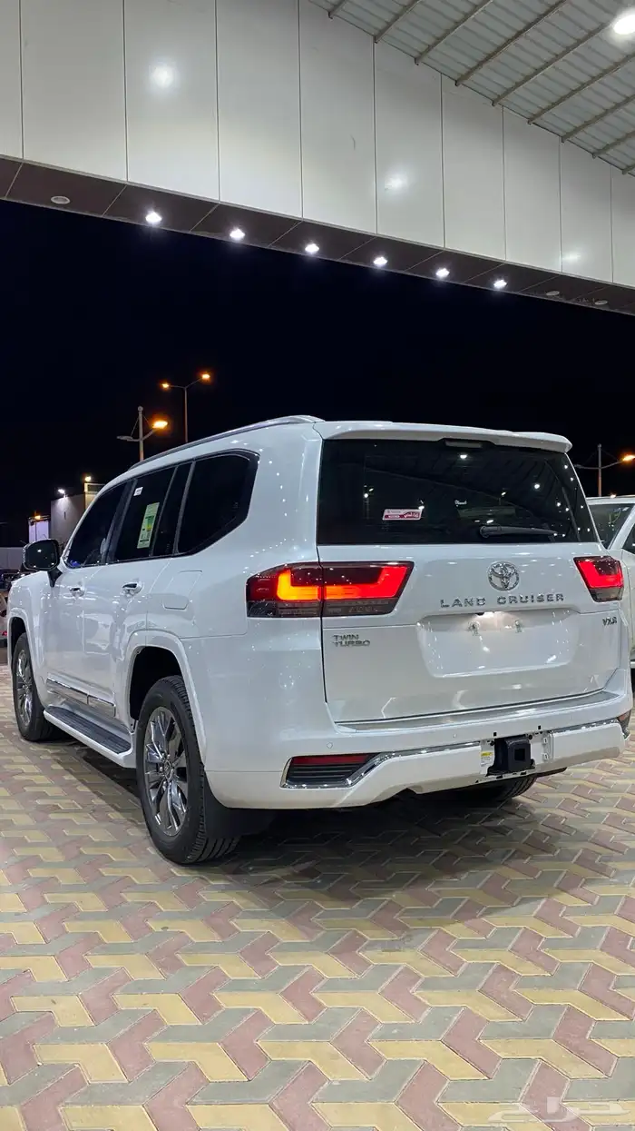 تويوتا لاندكروزر VXR المديل 2024 العدد 7 الف 28
