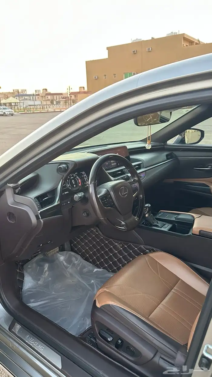 لكزس ES 250 موديل 2019 6