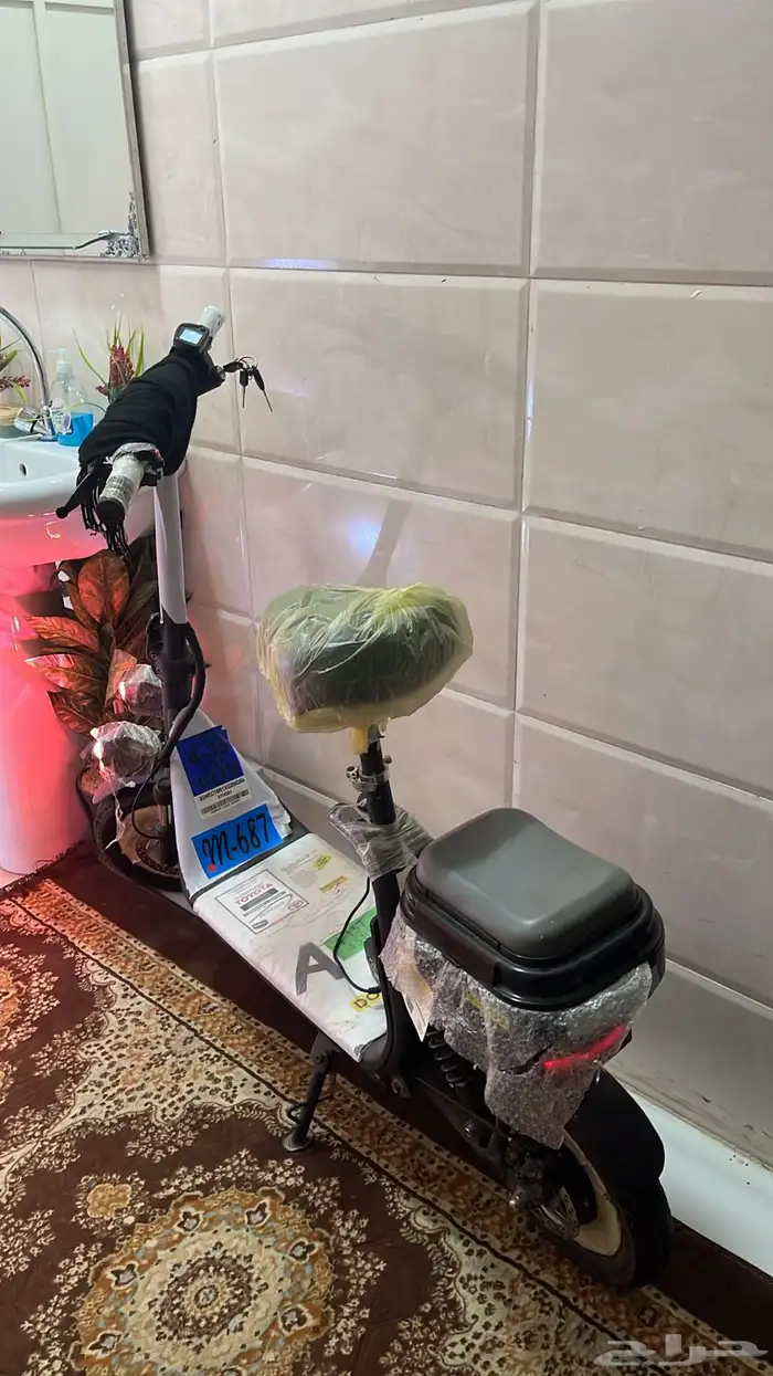 سكوتر للبيع لا يجي إلا الصامل الحد 800 0