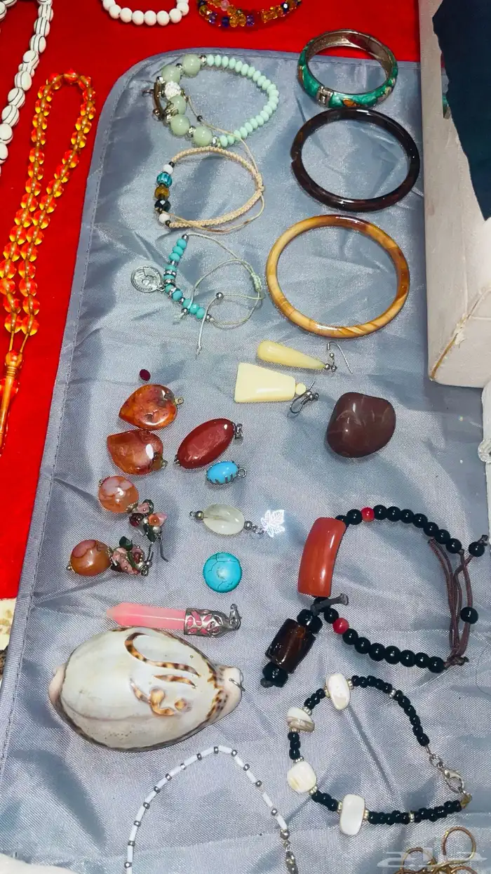 احجار كريمه وقلايد قديمه 31