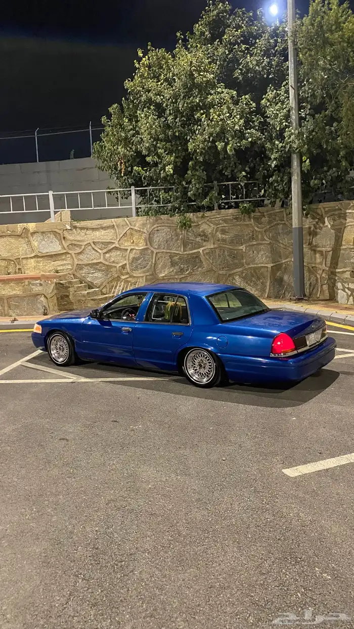 فورد كراون فكتوريا 1999 4