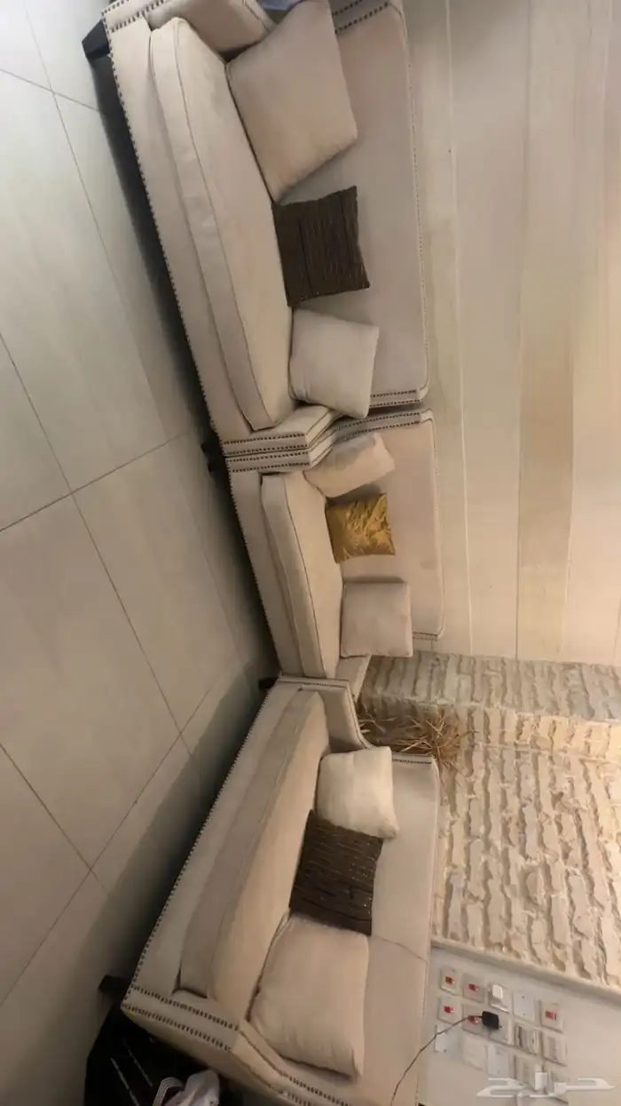 ثلاث كنبات بالمخدات للبيع الثلاث ب 600 0