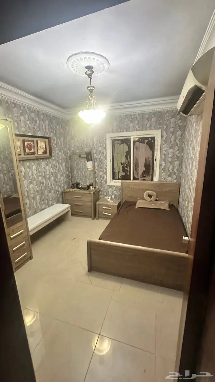 غرفة نوم مودرن مناسبةللعرسان شبه جديد 1