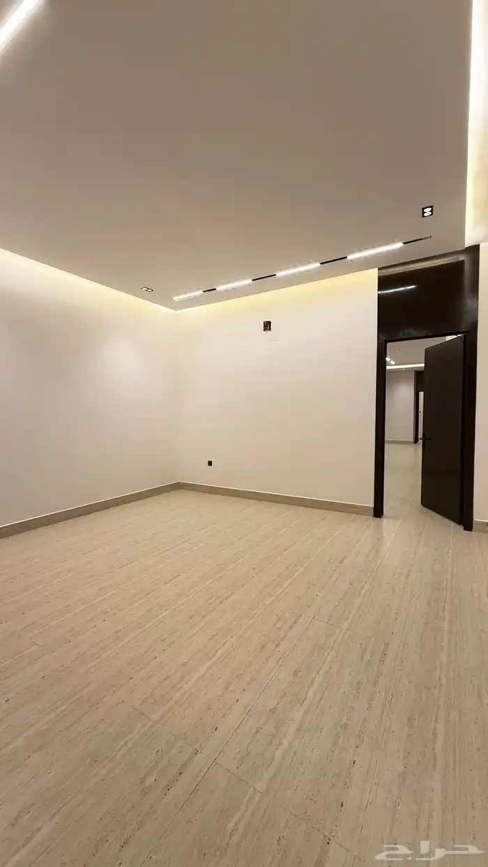 عرض مميز   دور أرضي للبيع في حي الجنادرية (مخطط غصون) 2