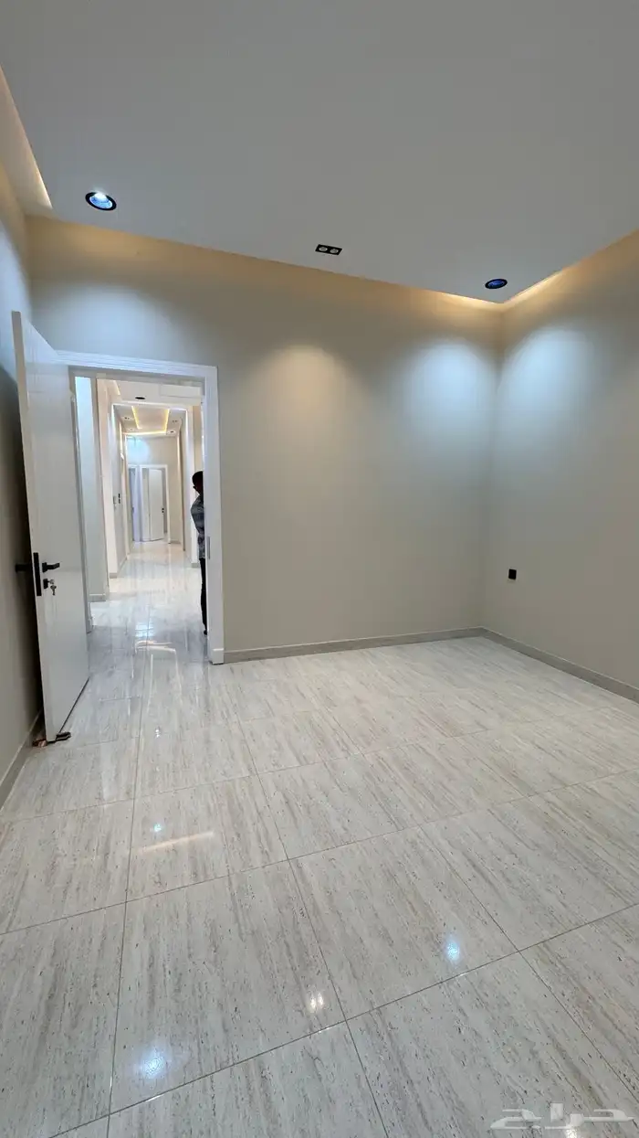للبيع دور ارضي 6 غرف vip مع مدخل سياره دره الموسى بالخميس 8