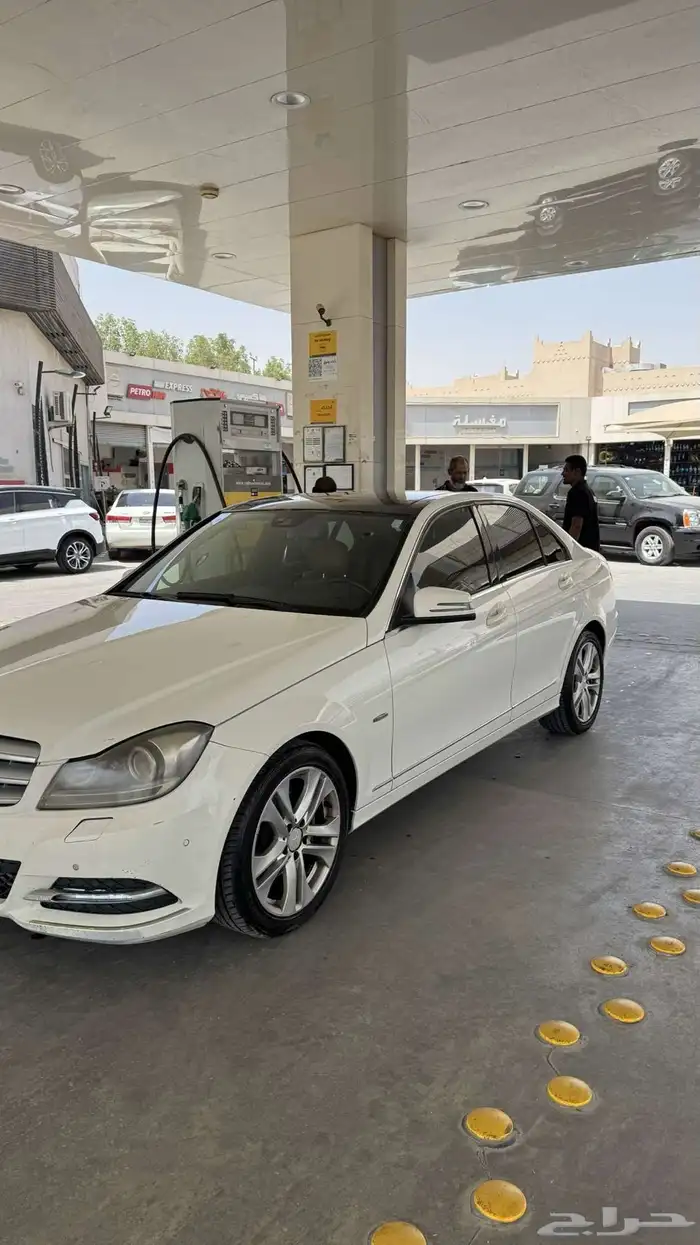مرسيدس C200 2012 1