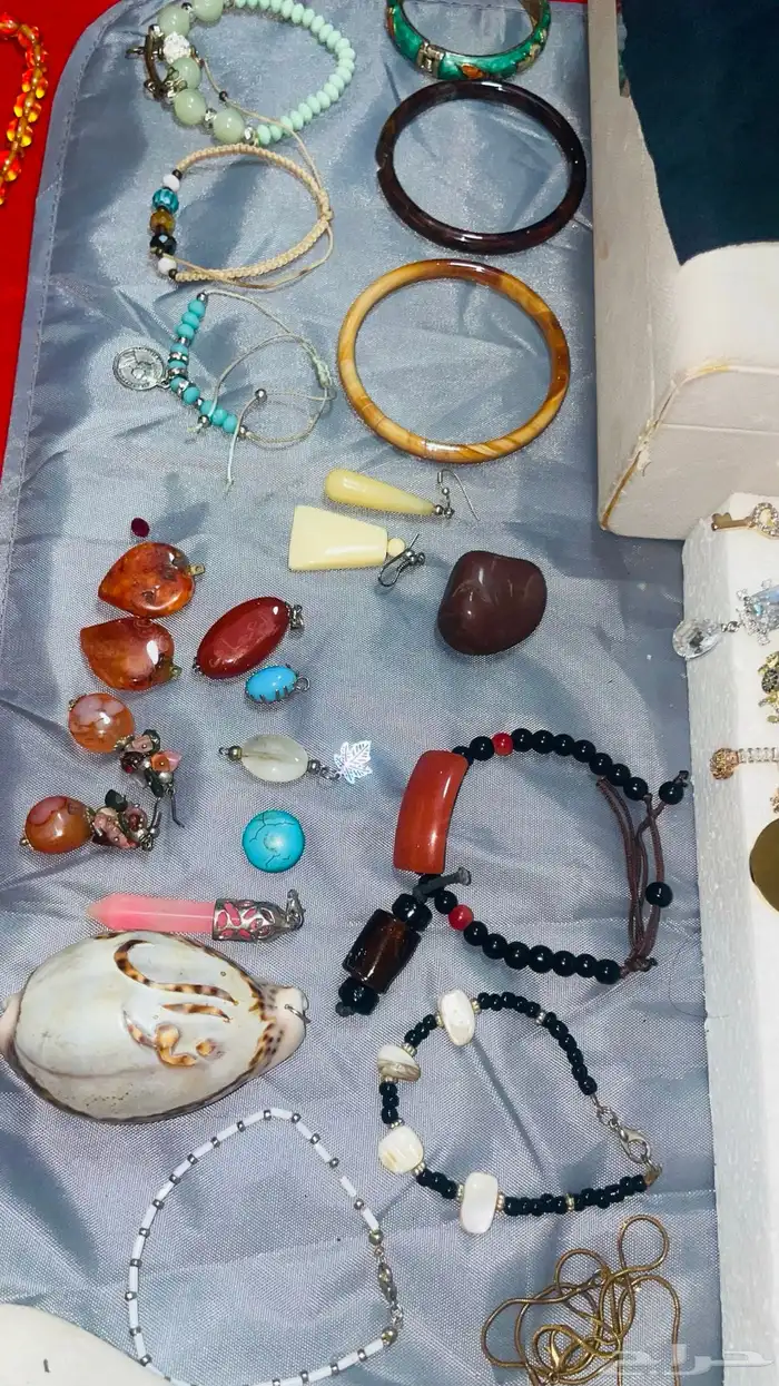 احجار كريمه وقلايد قديمه 32