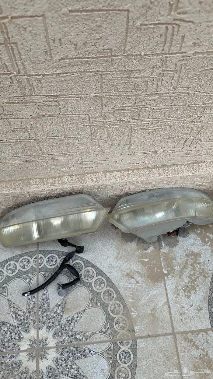 للبيع قطع لاند وقطع لكزس ومفتاح كورلا 2