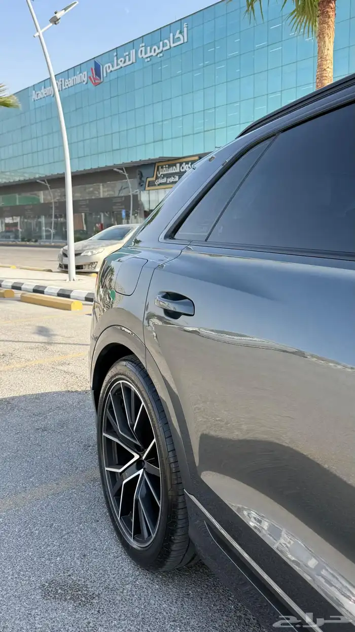 اودي 2023 Q8 S-Line 6