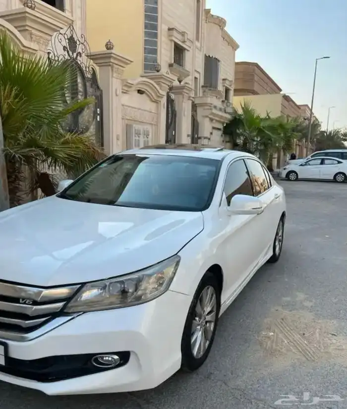 الي يعرف ورشة ممتازة   ( هوندا اكورد )  يفيدنا   غرب الرياض 0