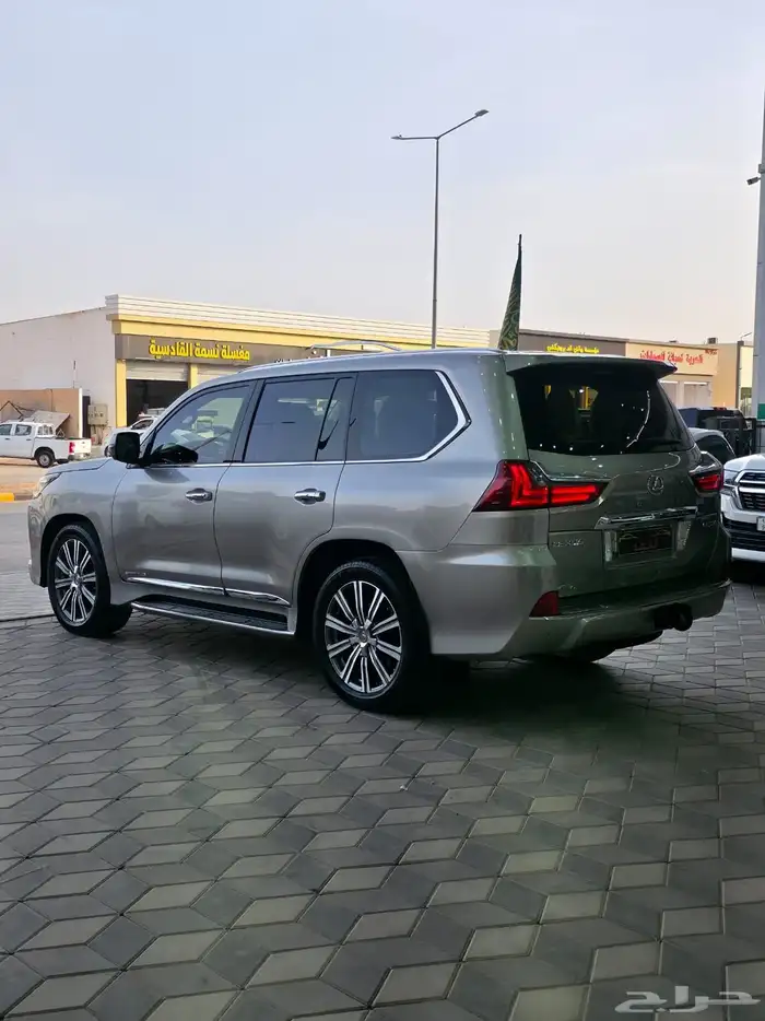 لكزس - 2016 - LX570 - فل كامل 6