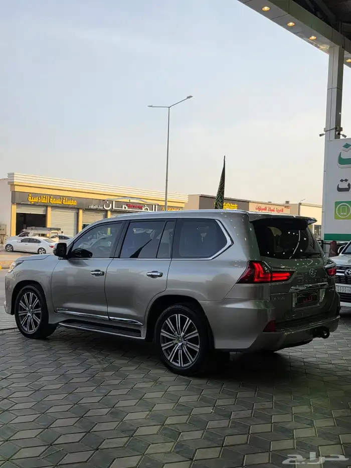 لكزس - 2016 - LX570 - فل كامل 9