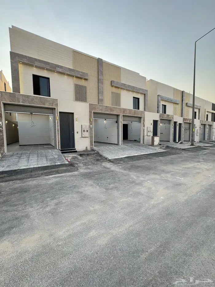 مجمع فلل ( تاون هاوس ) في حي عكاظ 0