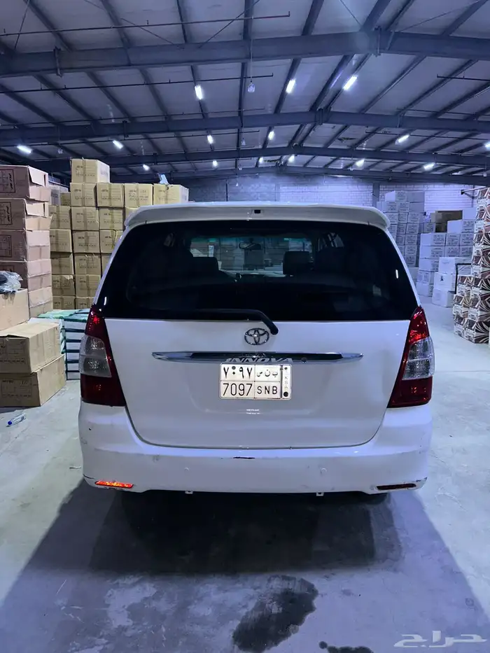 Toyota Innova 2011 4