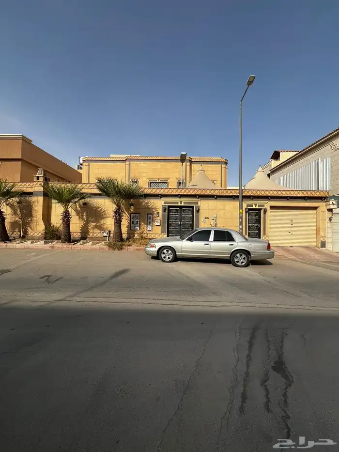 فيلا مع شقتين للبيع في حي اليرموك 0