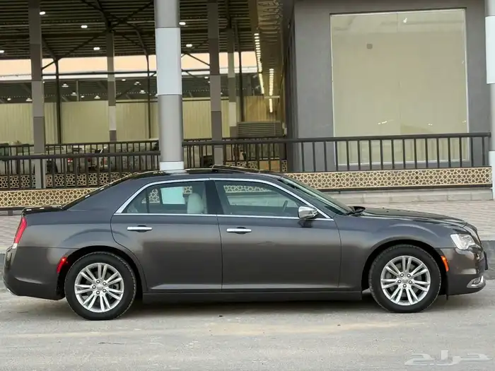 كرايزلر - C300 - 2022 - سعودي - قممة النظافة 3