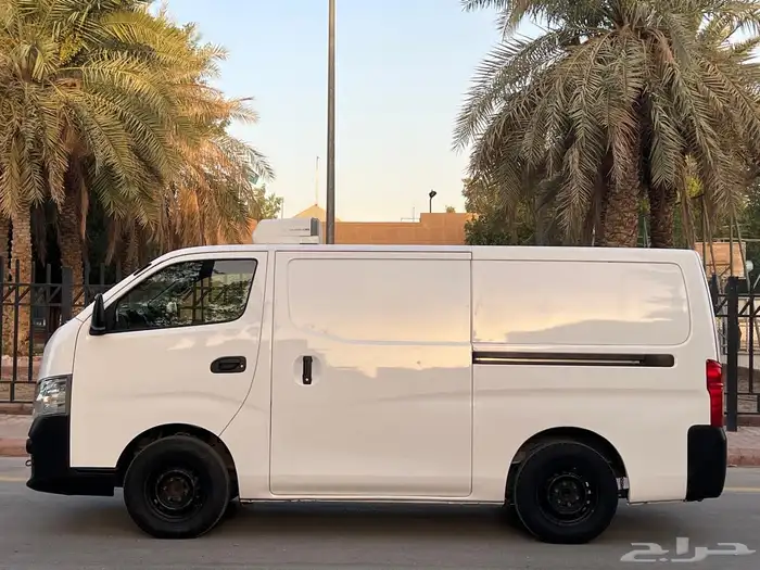 نيسان باص ثلاجة موديل 2020 قير عادي ديزل شامل الضريبة 2