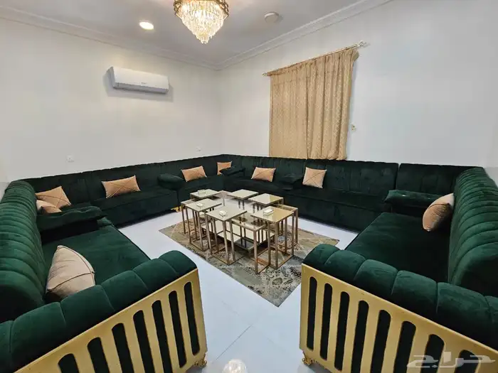 غرفه كنب مع طاولاتها 2