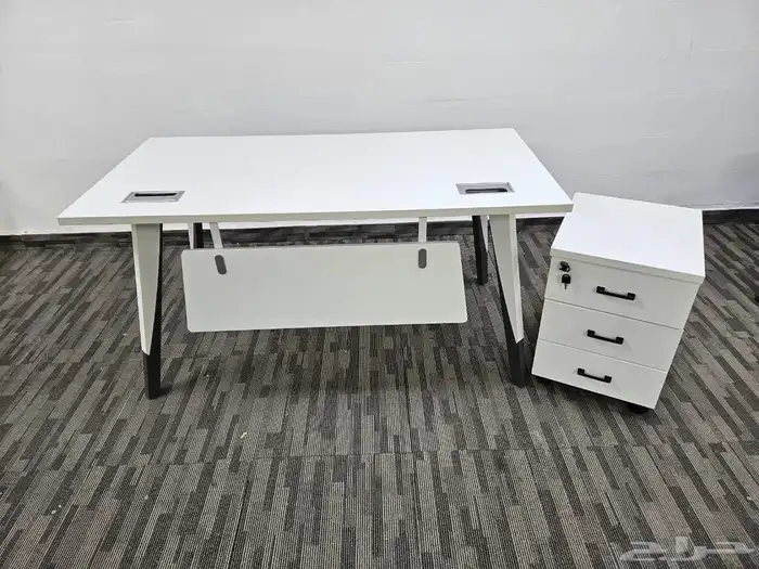 مكاتب خشي مودرن لون ابيض 0