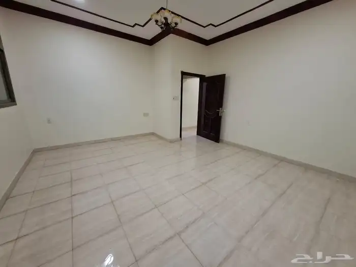 شقة للايجار بسعر رمزي عوائل بالاحساء مدخل خاص للشقة 9
