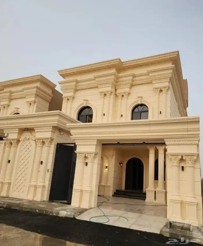 للبيع فلل وادوار وشقق تمليك بمخططات ولي العهد 2
