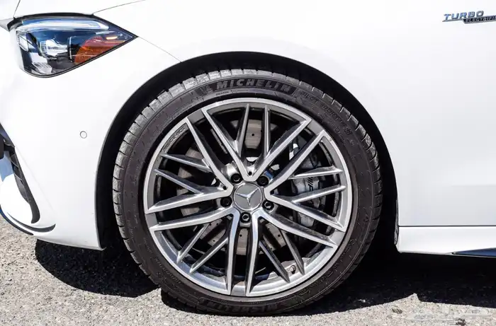 مرسيدس بنز C43 AMG موديل 2024 5